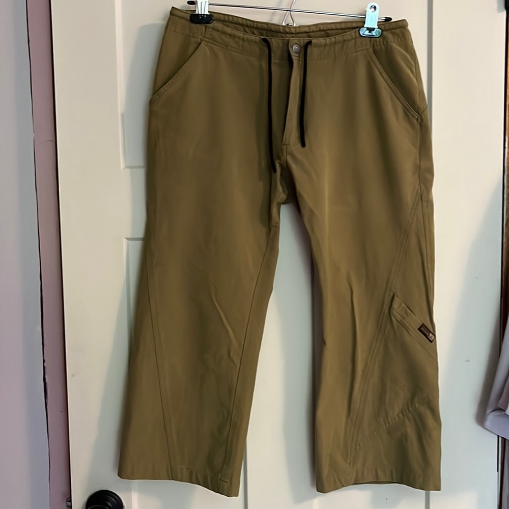 Three quarter length Prana capris.